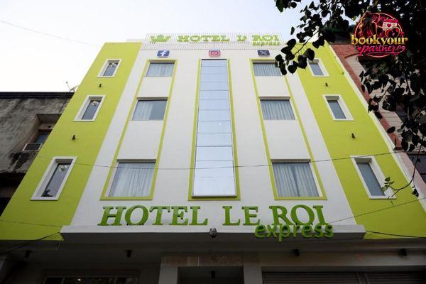 Escorts Service near Le Roi Hotel