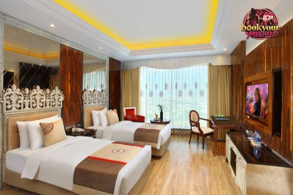 Escorts Service Near Hotel Seven Seas