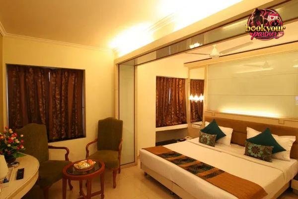 Escorts Service Near Hotel Southern