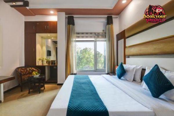 Escorts Service Near Hotel Star Plaza