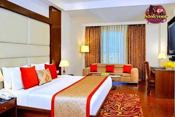 Escorts Service Near Hotel Taurus Sarovar Portico