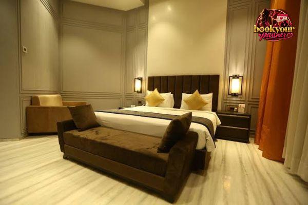 Escorts Service Near Hotel The Umrao